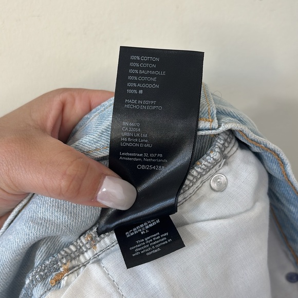 New BDG Urban Outfitters Girlfriend High-Rise Light Wash Distressed Jean Shorts - Picture 6 of 6